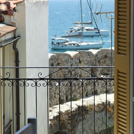 Nafpaktos Apartment And Studios In Port Екстериор снимка