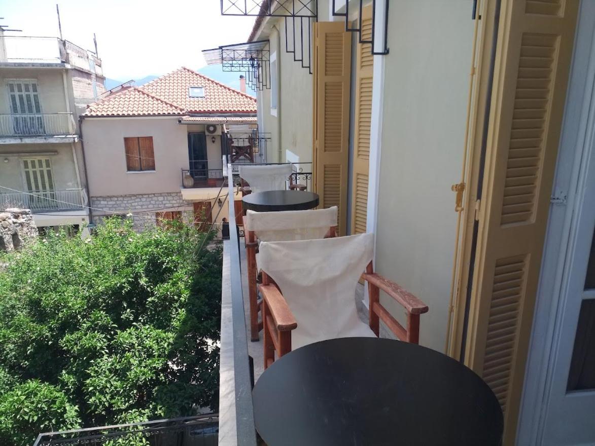 Nafpaktos Apartment And Studios In Port Екстериор снимка