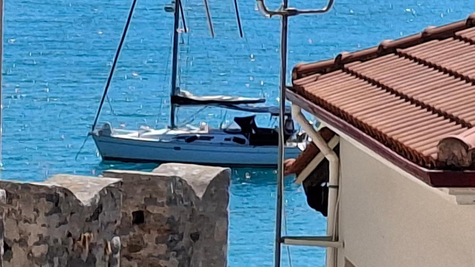 Nafpaktos Apartment And Studios In Port Екстериор снимка